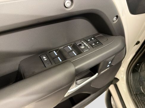 Used 2026 Land Rover Defender 110 X-Dynamic SE AWD/4WD image 19