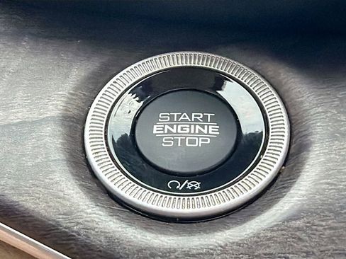 Used 2022 Jeep Grand Cherokee Limited image 35