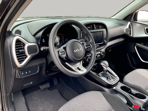 Used 2024 Kia Soul LX w/ Option Group 015 FWD image 16