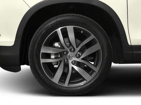 Used 2017 Honda Pilot Touring image 11