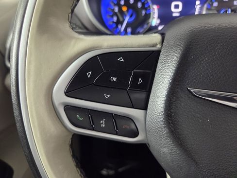 Certified 2018 Chrysler Pacifica Limited w/ Advanced Safetytec Group image 19