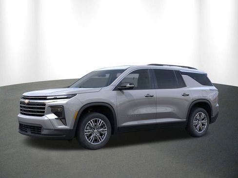 New 2026 Chevrolet Traverse LT w/ LPO, Floor Liner Package image 2