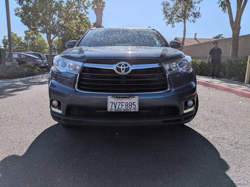 Used 2016 Toyota Highlander Limited FWD image 3