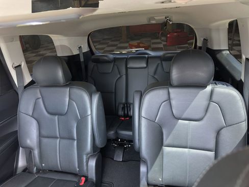 Used 2022 Kia Telluride EX w/ EX Premium Package image 11