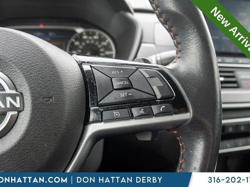 Used 2025 Nissan Altima 2.5 SR FWD image 12