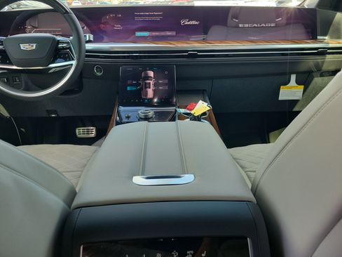 New 2026 Cadillac Escalade ESV Platinum Sport image 14