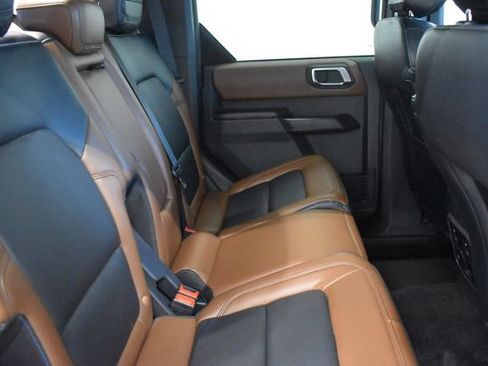 Used 2024 Ford Bronco Outer Banks AWD/4WD image 16