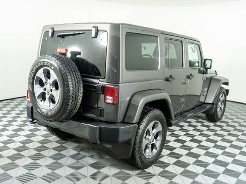 Used 2016 Jeep Wrangler Unlimited Sahara w/ Connectivity Group AWD/4WD image 6