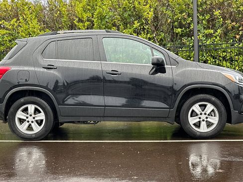 Used 2020 Chevrolet Trax LT image 3