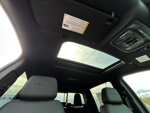 New 2025 GMC Sierra 2500 AT4 w/ AT4 Premium Plus Package image 27