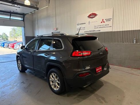Used 2015 Jeep Cherokee Latitude w/ Cold Weather Group AWD/4WD image 6