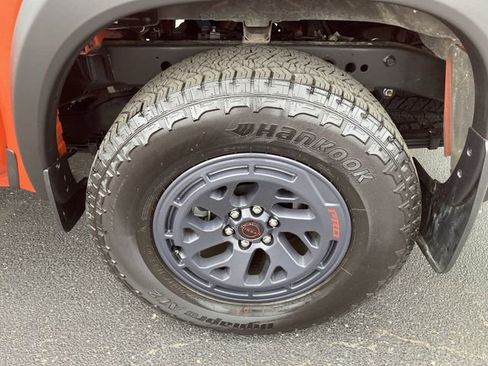 Used 2025 Nissan Frontier PRO-4X w/ Pro Convenience Package image 8