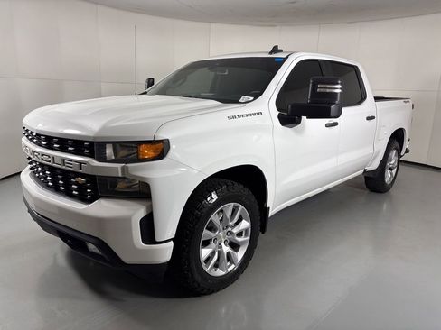 Used 2021 Chevrolet Silverado 1500 Custom w/ Custom Max Trailering Package image 4