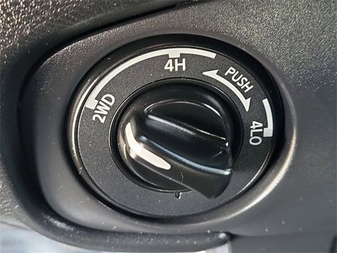 Certified 2023 Nissan Frontier SV w/ Midnight Edition Package image 19