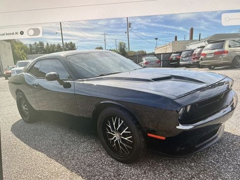 Used 2017 Dodge Challenger R/T RWD image 3