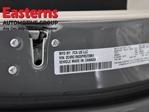 Used 2023 Chrysler Pacifica Touring-L FWD image 36