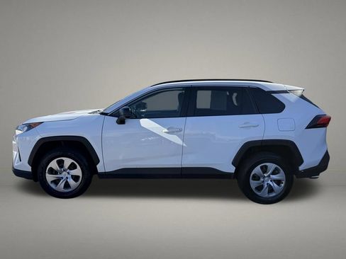 Used 2021 Toyota RAV4 LE AWD/4WD image 2