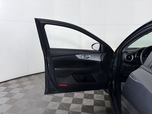Used 2024 Kia Forte LXS w/ LXS Technology Package image 27
