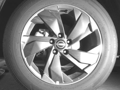 Used 2025 Nissan Rogue SV image 9