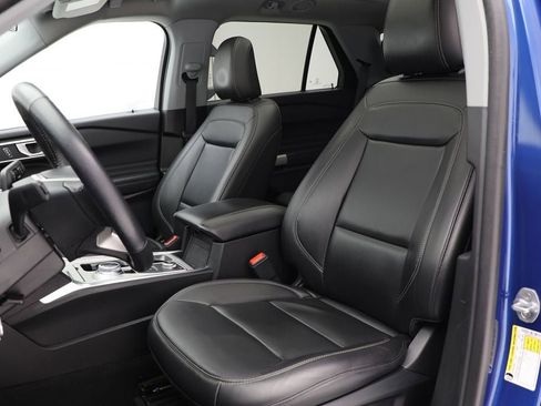 Used 2023 Ford Explorer XLT w/ Equipment Group 202A image 15