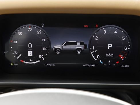 Used 2025 Land Rover Defender 110 S image 8