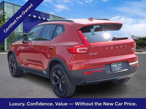 Certified 2024 Volvo XC40 B5 Plus w/ Climate Package AWD/4WD image 5