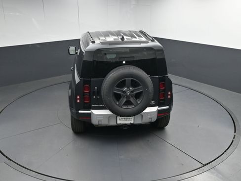 Used 2023 Land Rover Defender 90 S image 35