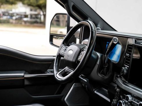 Used 2023 Ford F250 Platinum image 17