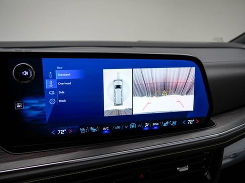 Used 2025 Chevrolet Suburban Premier image 30