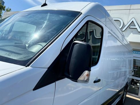 Used 2015 Mercedes-Benz Sprinter 2500 image 35