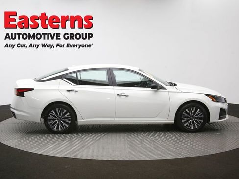 Used 2025 Nissan Altima 2.5 SV FWD image 44