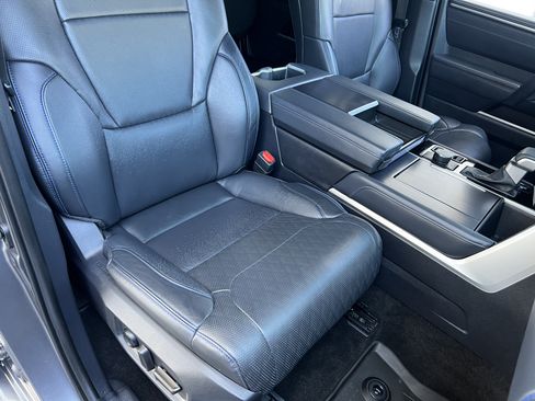 Used 2024 Toyota Tundra Platinum AWD/4WD image 21