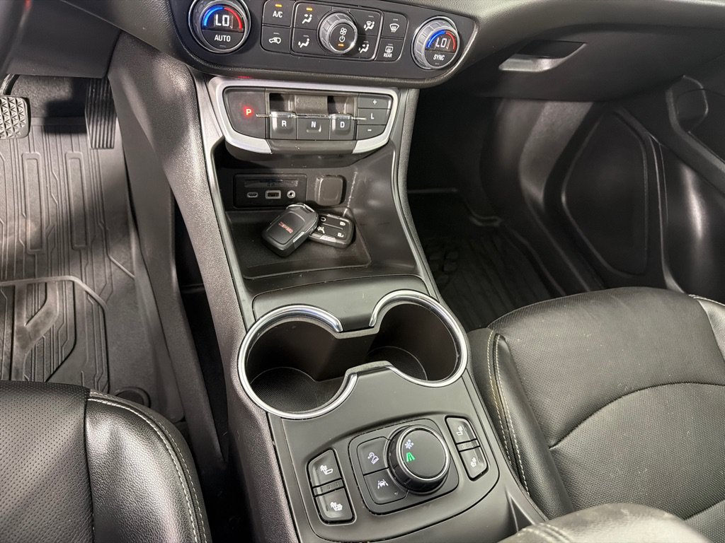 Used 2022 GMC Terrain SLT w/ LPO, Floor Liner Package FWD image 15