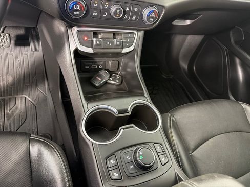 Used 2022 GMC Terrain SLT w/ LPO, Floor Liner Package FWD image 15