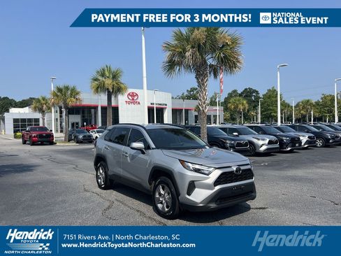 Used 2025 Toyota RAV4 XLE FWD image 1