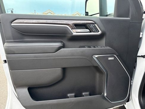 Used 2024 Chevrolet Silverado 3500 LTZ w/ LTZ Convenience Package image 14