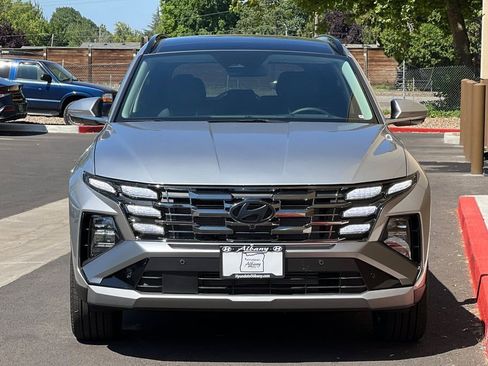 New 2025 Hyundai Tucson Limited image 3