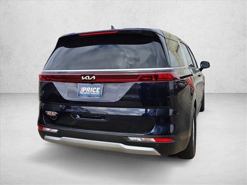 Used 2024 Kia Carnival LX image 5
