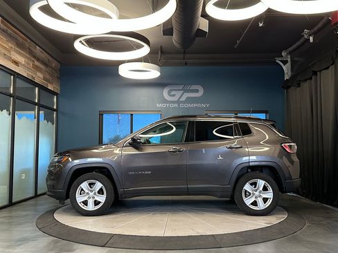 Used 2022 Jeep Compass Latitude AWD/4WD image 6