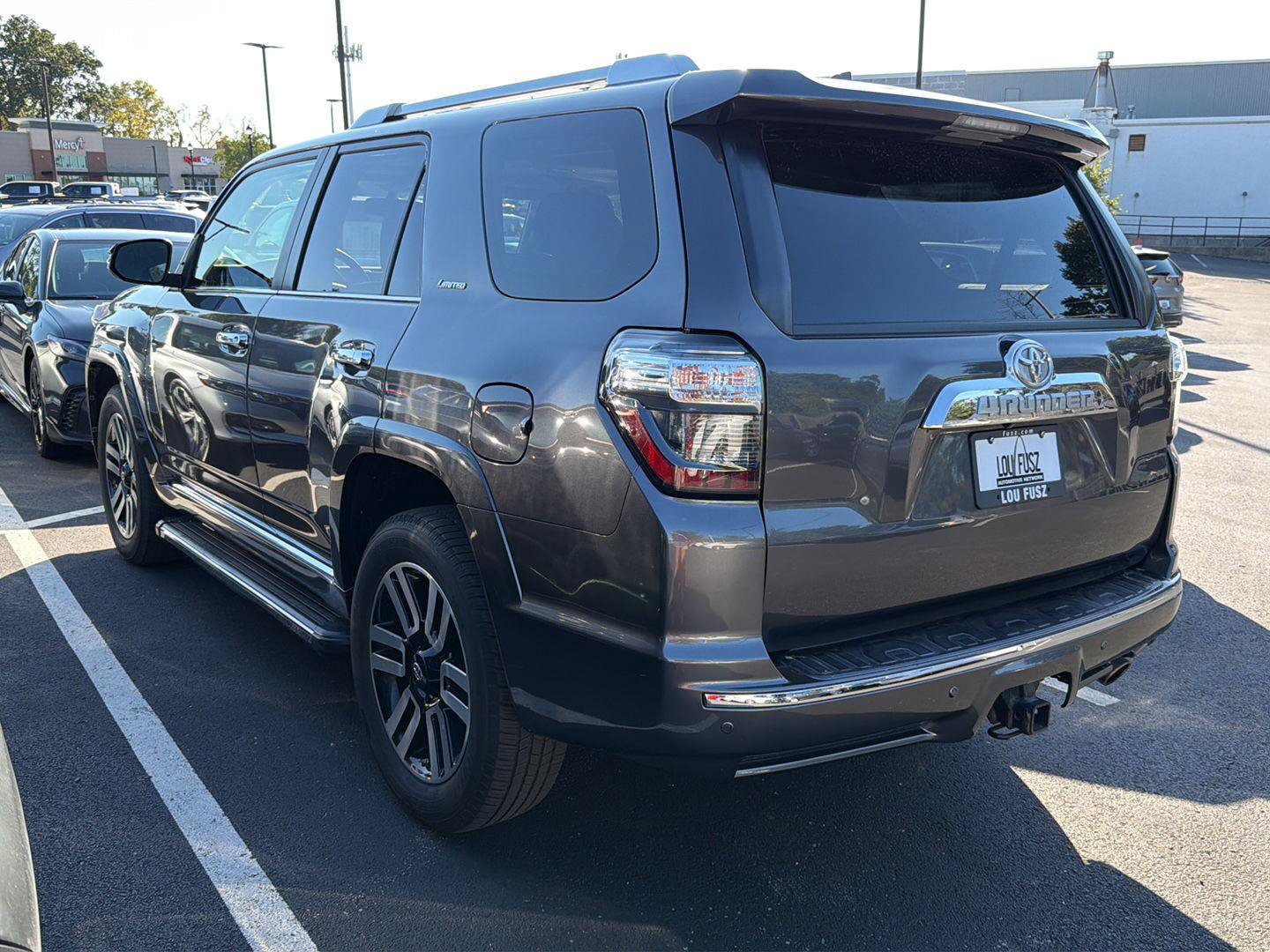 Used 2018 Toyota 4Runner Limited w/ Convenience Package AWD/4WD image 3