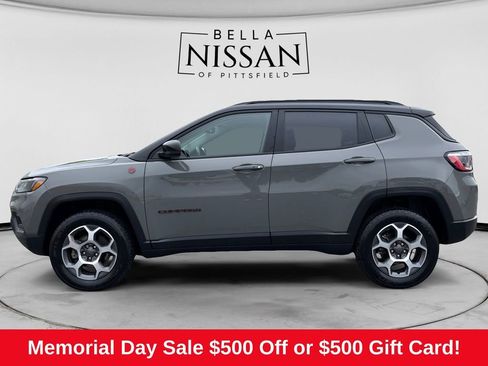 Used 2022 Jeep Compass Trailhawk w/ Sun and Sound Group AWD/4WD image 2
