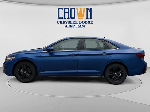 Used 2022 Volkswagen Jetta SE FWD image 6