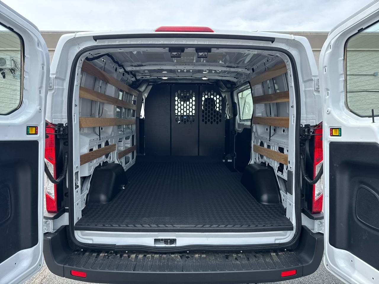 Used 2025 Ford Transit 250 Low Roof w/ Exterior Upgrade Package RWD image 14