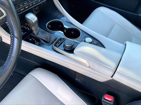 Used 2019 Lexus RX 350L w/ Premium Package image 15