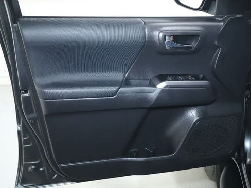 Certified 2023 Toyota Tacoma TRD Off-Road image 15