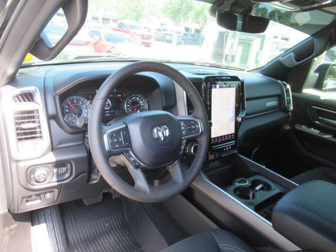 Used 2025 RAM 1500 Big Horn AWD/4WD image 17