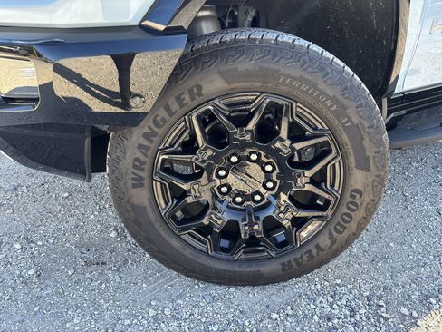 Used 2025 GMC Hummer EV 2X image 13