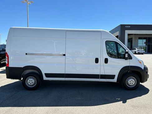 Used 2025 RAM ProMaster 3500 w/ Convenience Group FWD image 9
