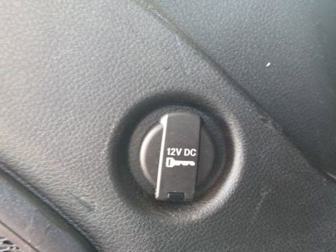 Used 2015 Jeep Renegade Latitude w/ Popular Equipment Group image 12