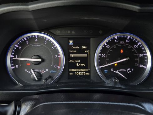 Used 2019 Toyota Highlander SE image 2